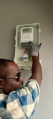 Oprogramowanie Stronpay Vending i maksymalny prąd 80A w inteligentnym liczniku energii elektrycznej z przedpłatą ze standardowym protokołem STS